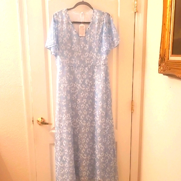 Dress Fasion Dresses & Skirts - DRESS FASIO Light Blue Floral Maxi Dress. New with a Tag.